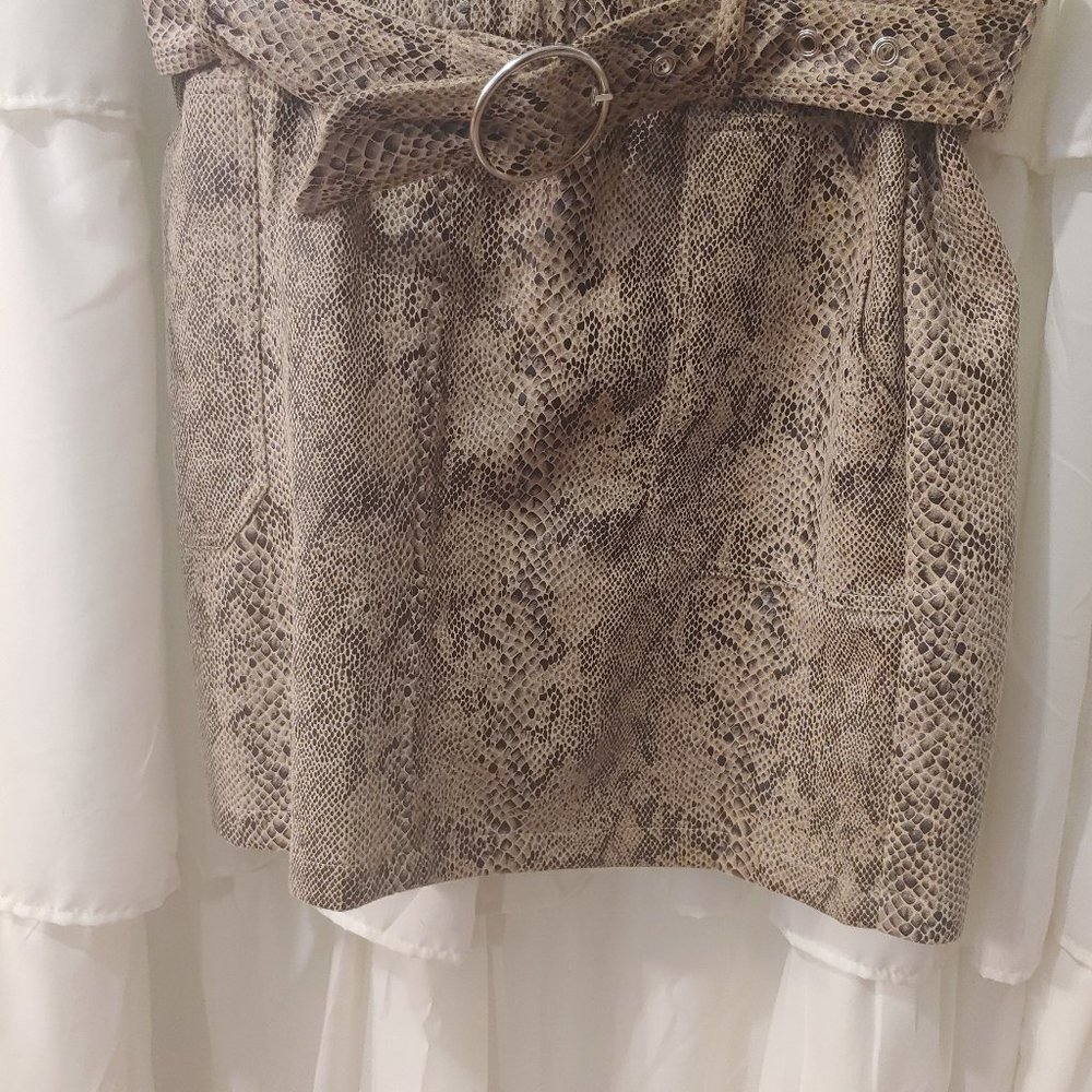 High waisted/ snake skin color mini skirt XL
